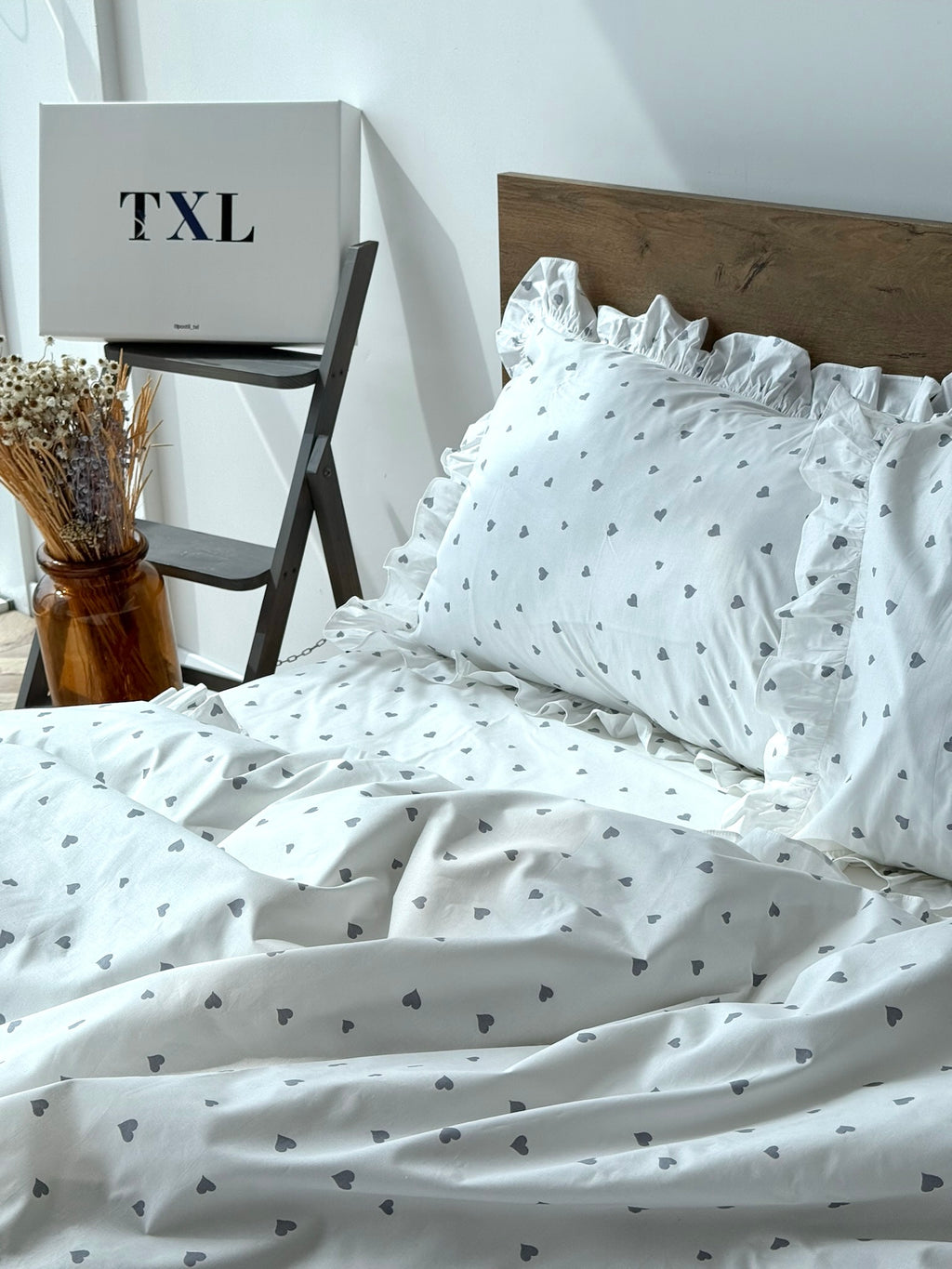 White Cotton Ranforce Bedding Set with Gray Hearts