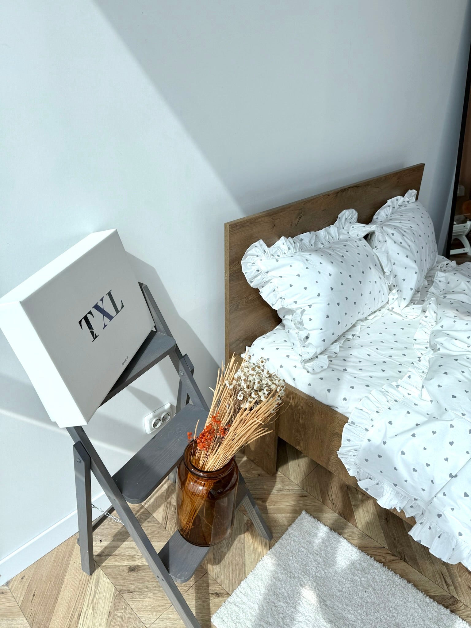 White Cotton Ranforce Bedding Set with Gray Hearts