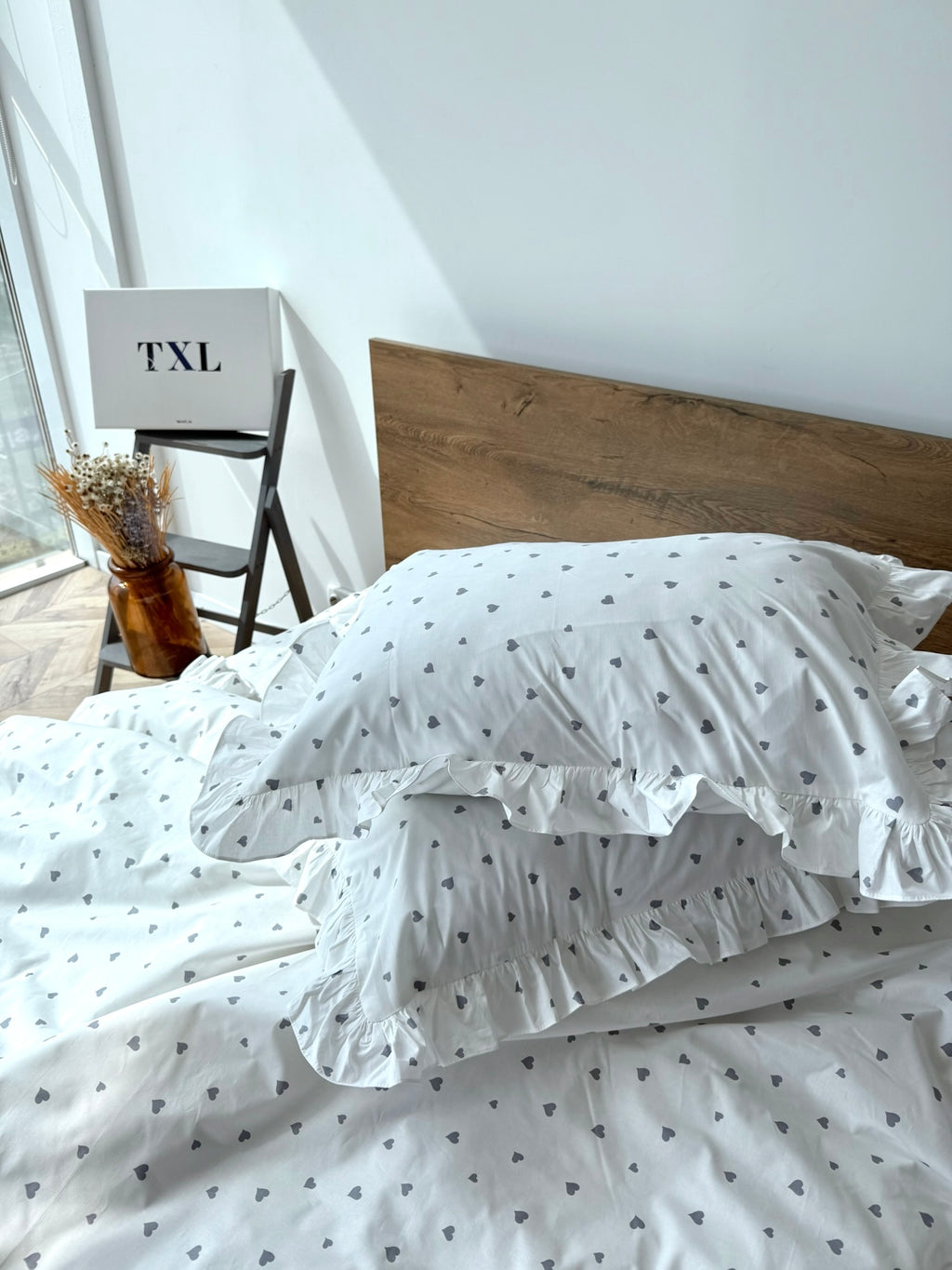White Cotton Ranforce Bedding Set with Gray Hearts