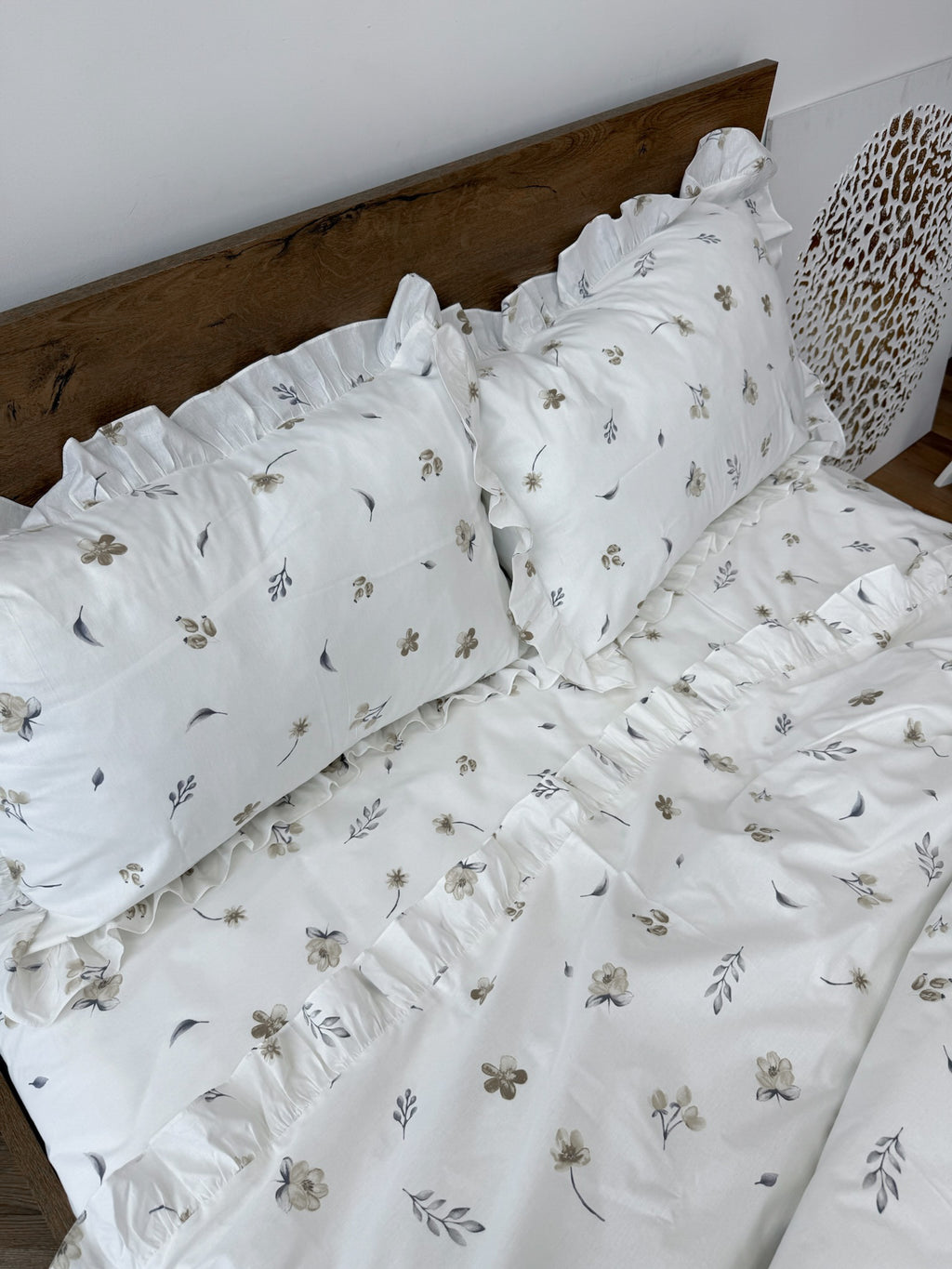 White Cotton Ranforce Floral Ruffle Bedding Set