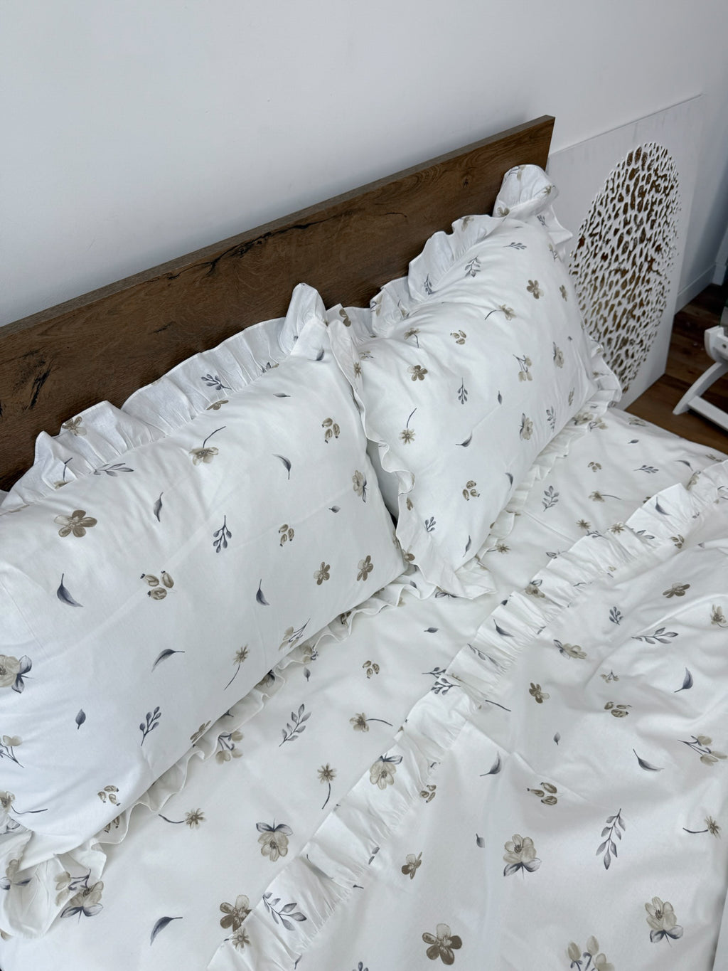 White Cotton Ranforce Floral Ruffle Bedding Set