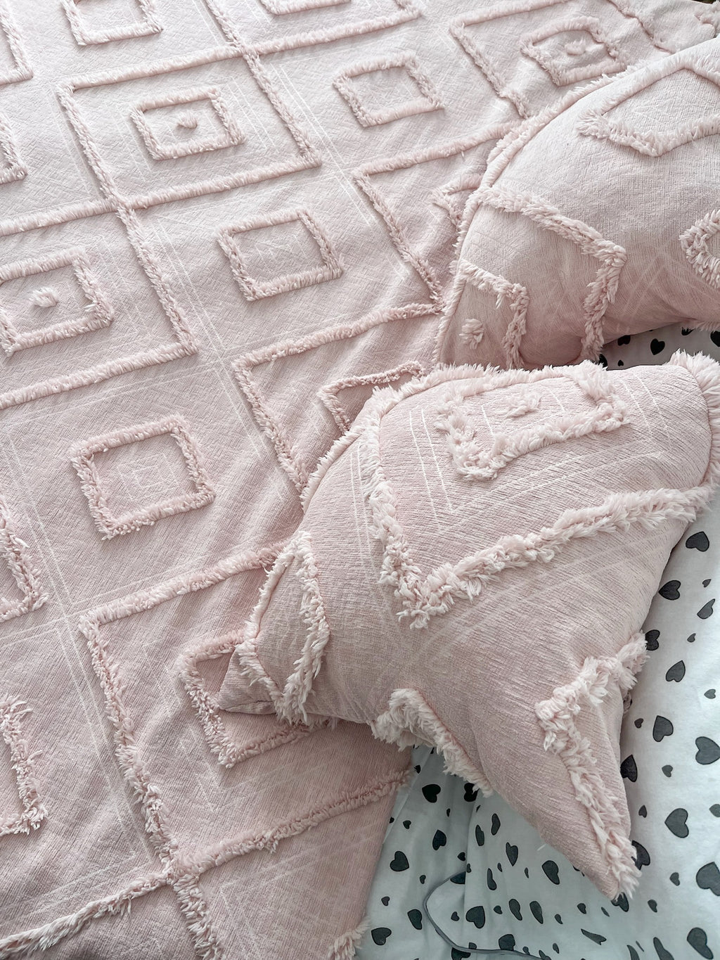 Blush Scandinavian Bedspread