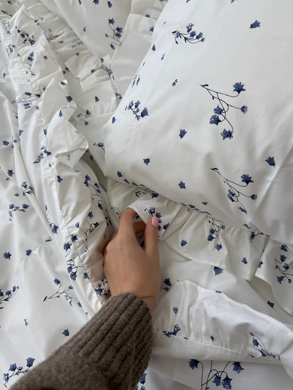 White Cotton Ranforce Floral Bedding Set