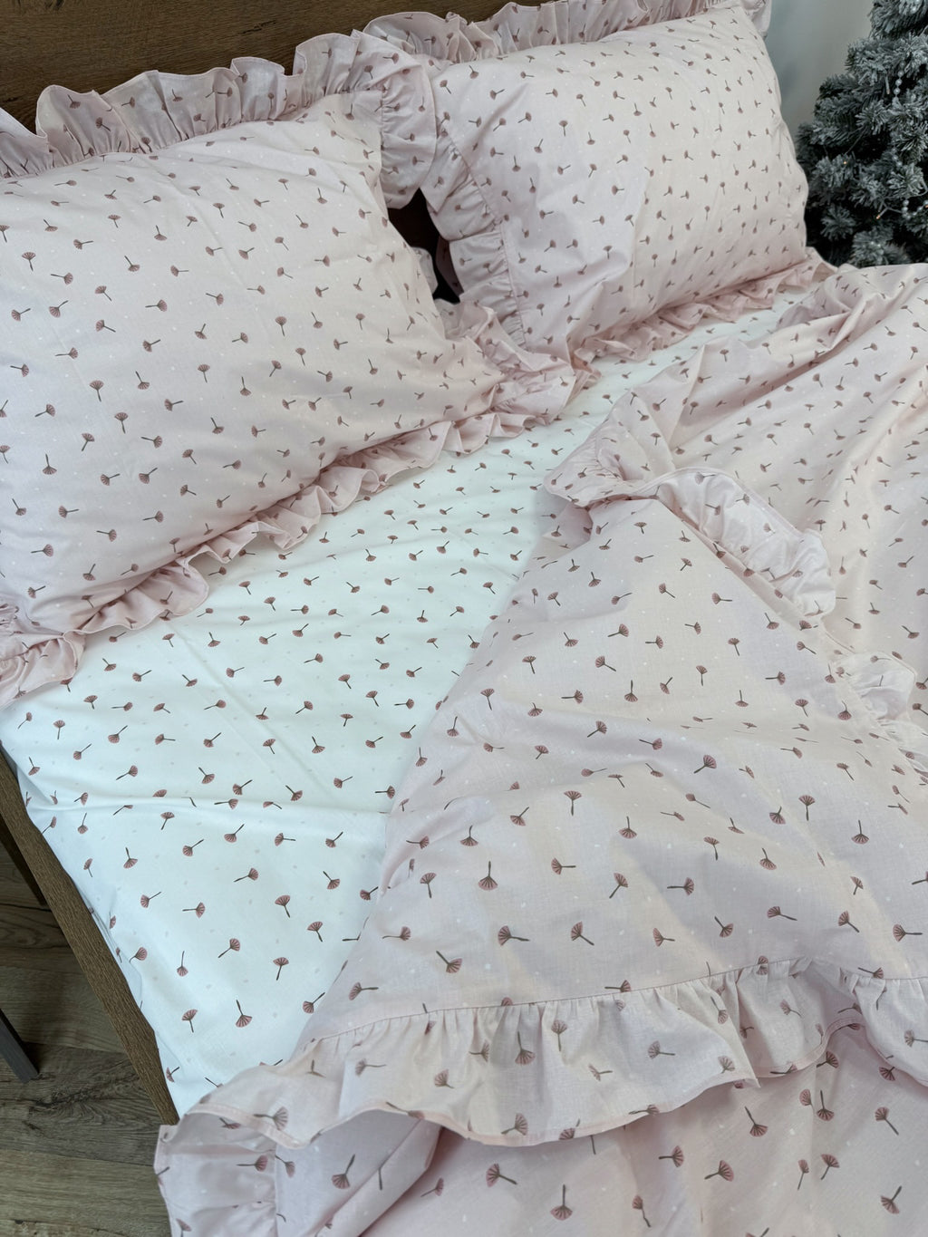 Soft Pink Cotton Ranforce Dandelion Bedding Set
