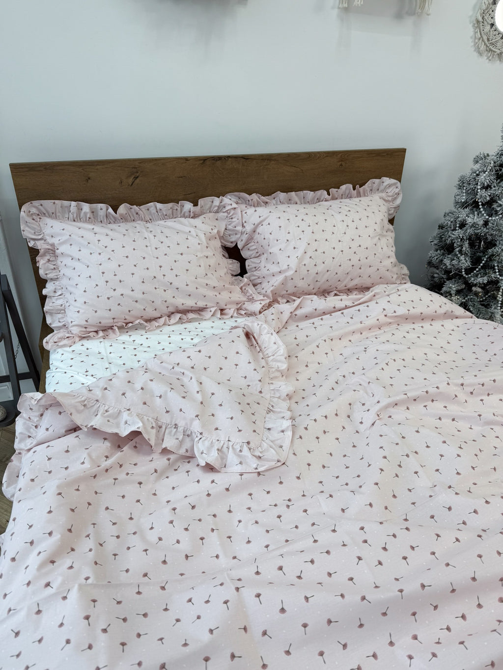 Soft Pink Cotton Ranforce Dandelion Bedding Set