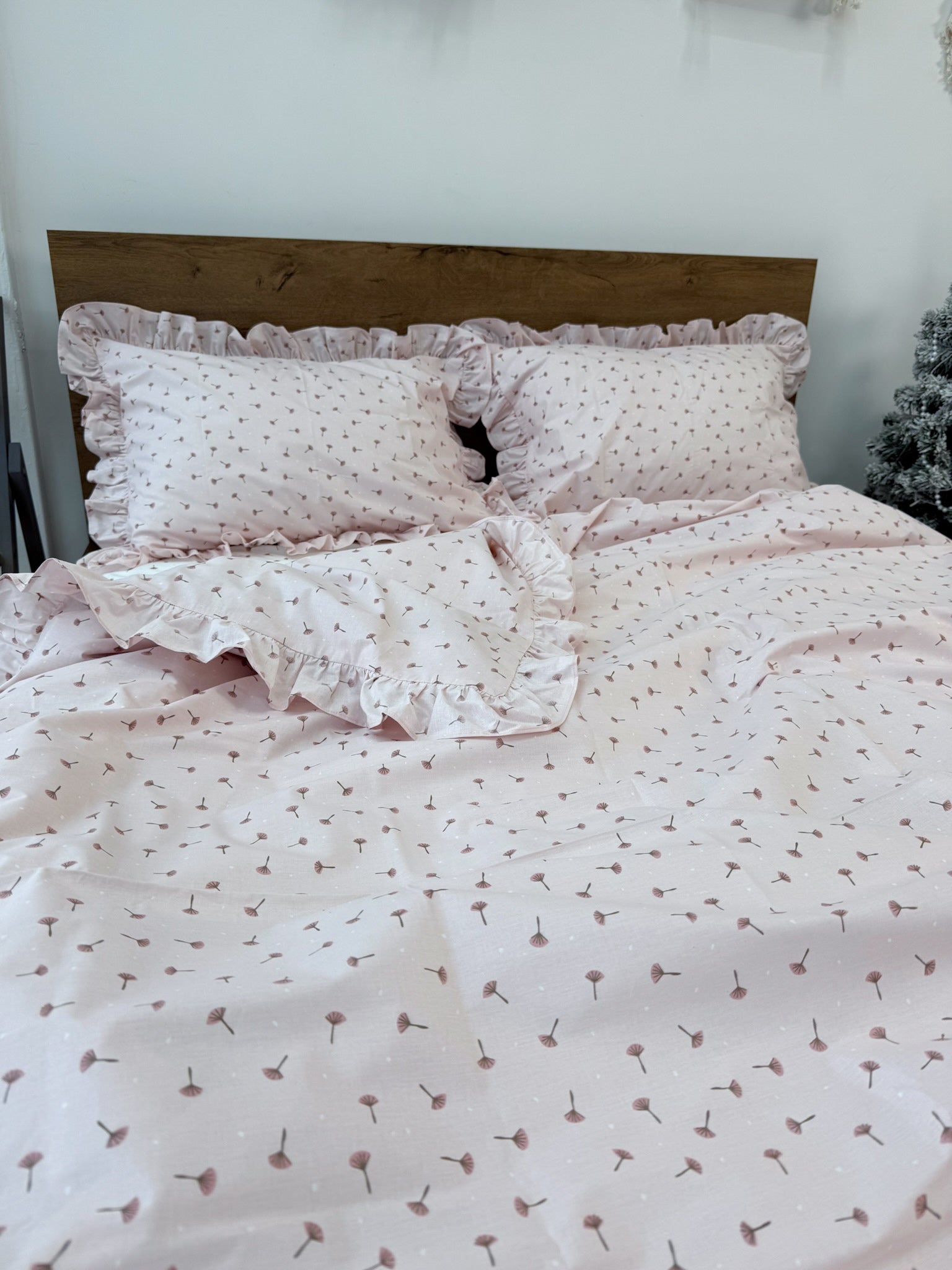 Soft Pink Cotton Ranforce Dandelion Bedding Set