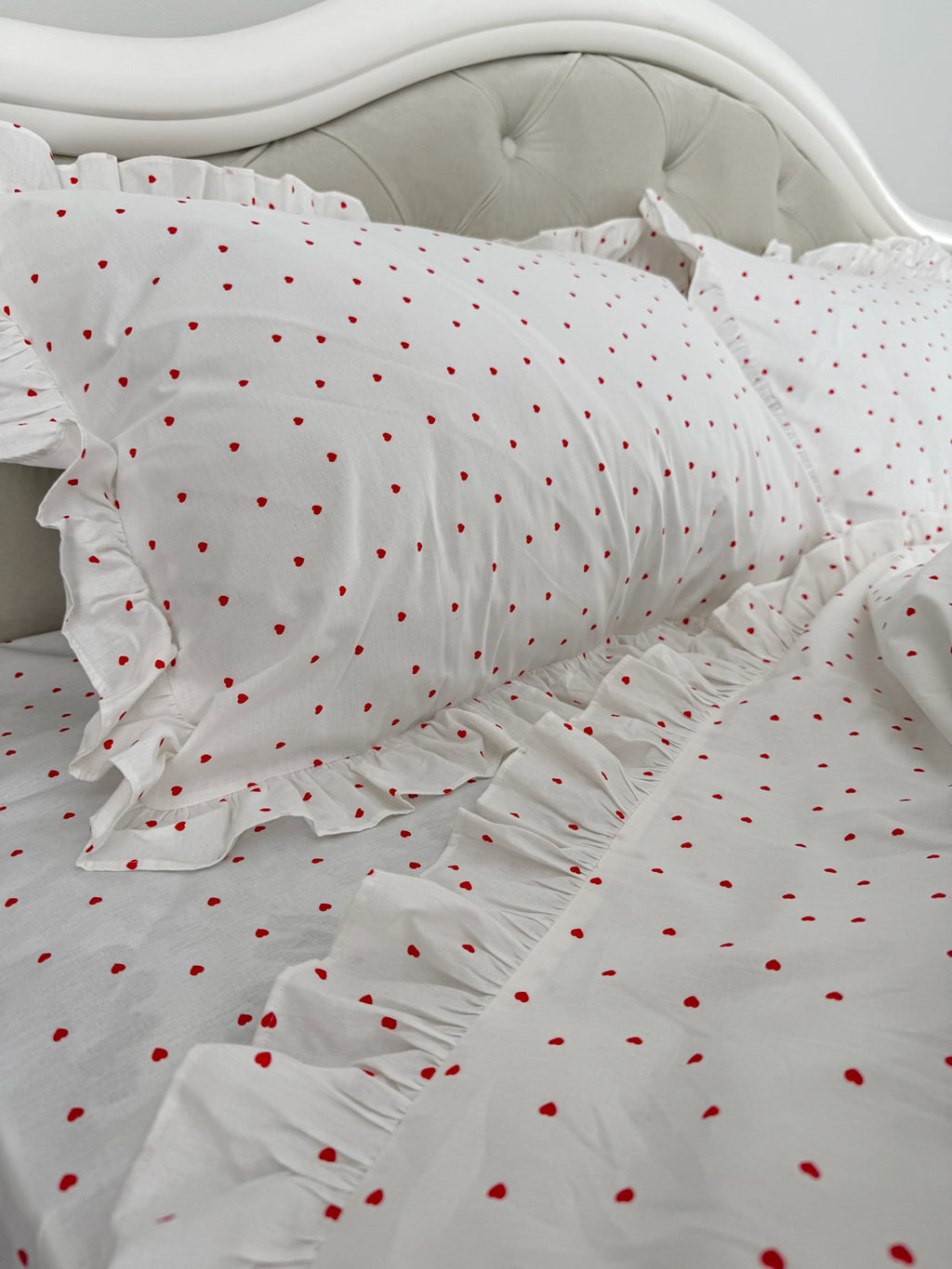 White Cotton Ranforce Ruffle Bedding Set with Red Hearts