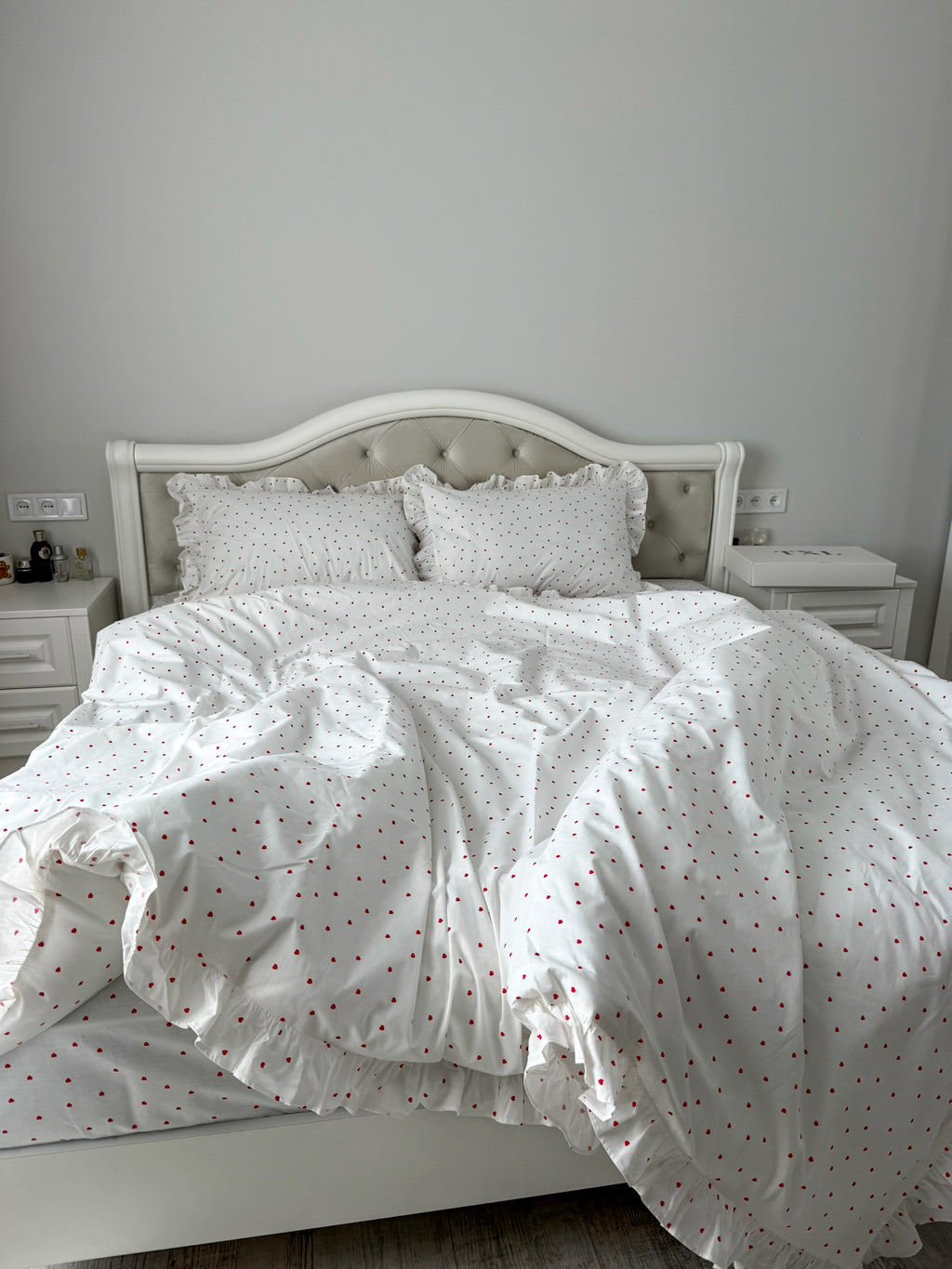 White Cotton Ranforce Ruffle Bedding Set with Red Hearts