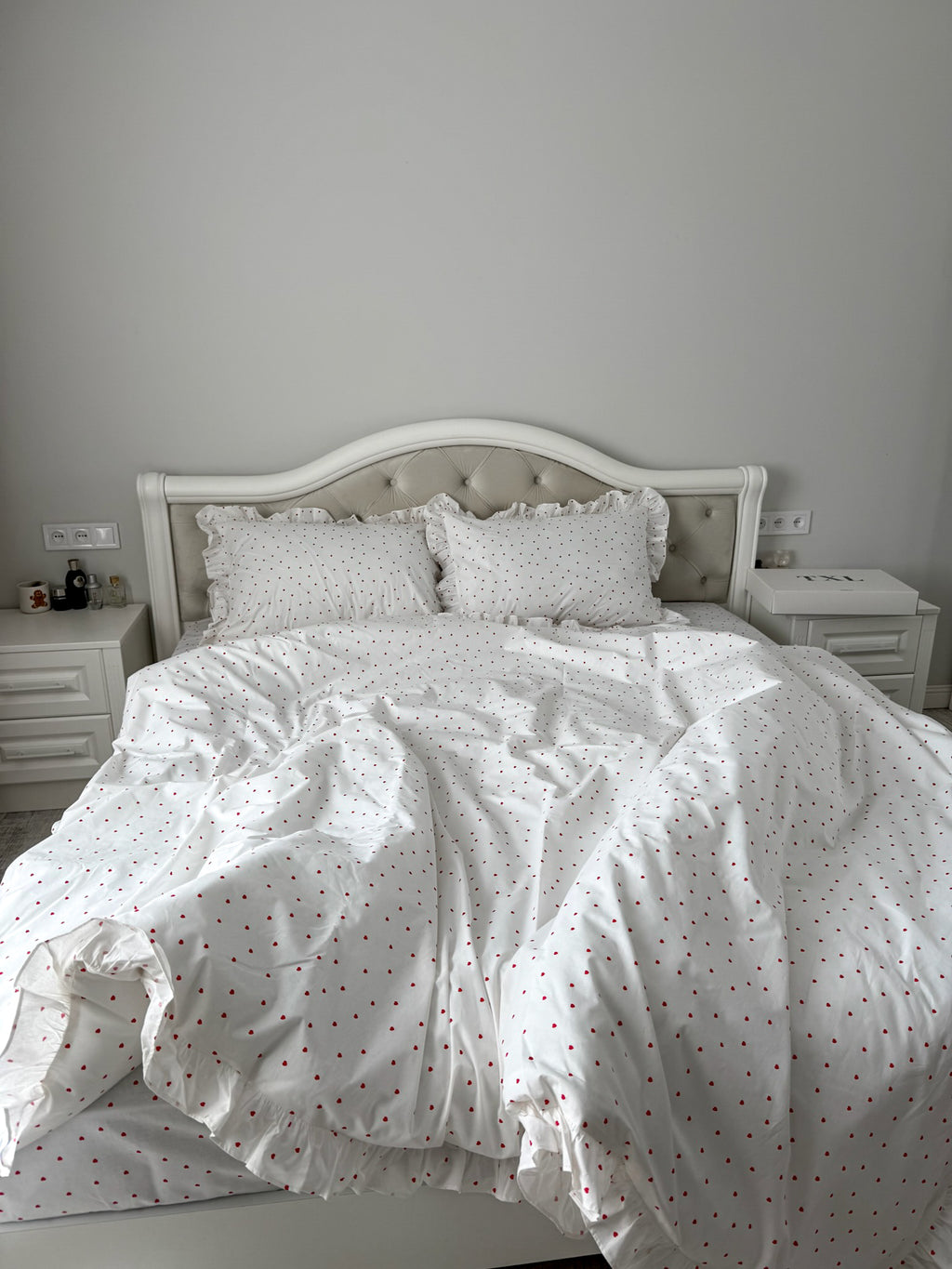 White Cotton Ranforce Ruffle Bedding Set with Red Hearts