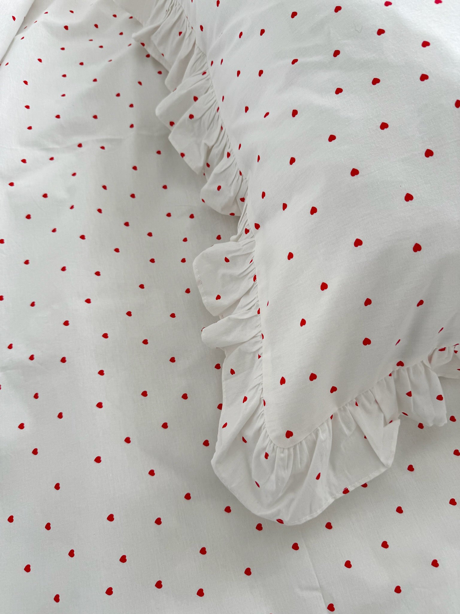 White Cotton Ranforce Ruffle Bedding Set with Red Hearts
