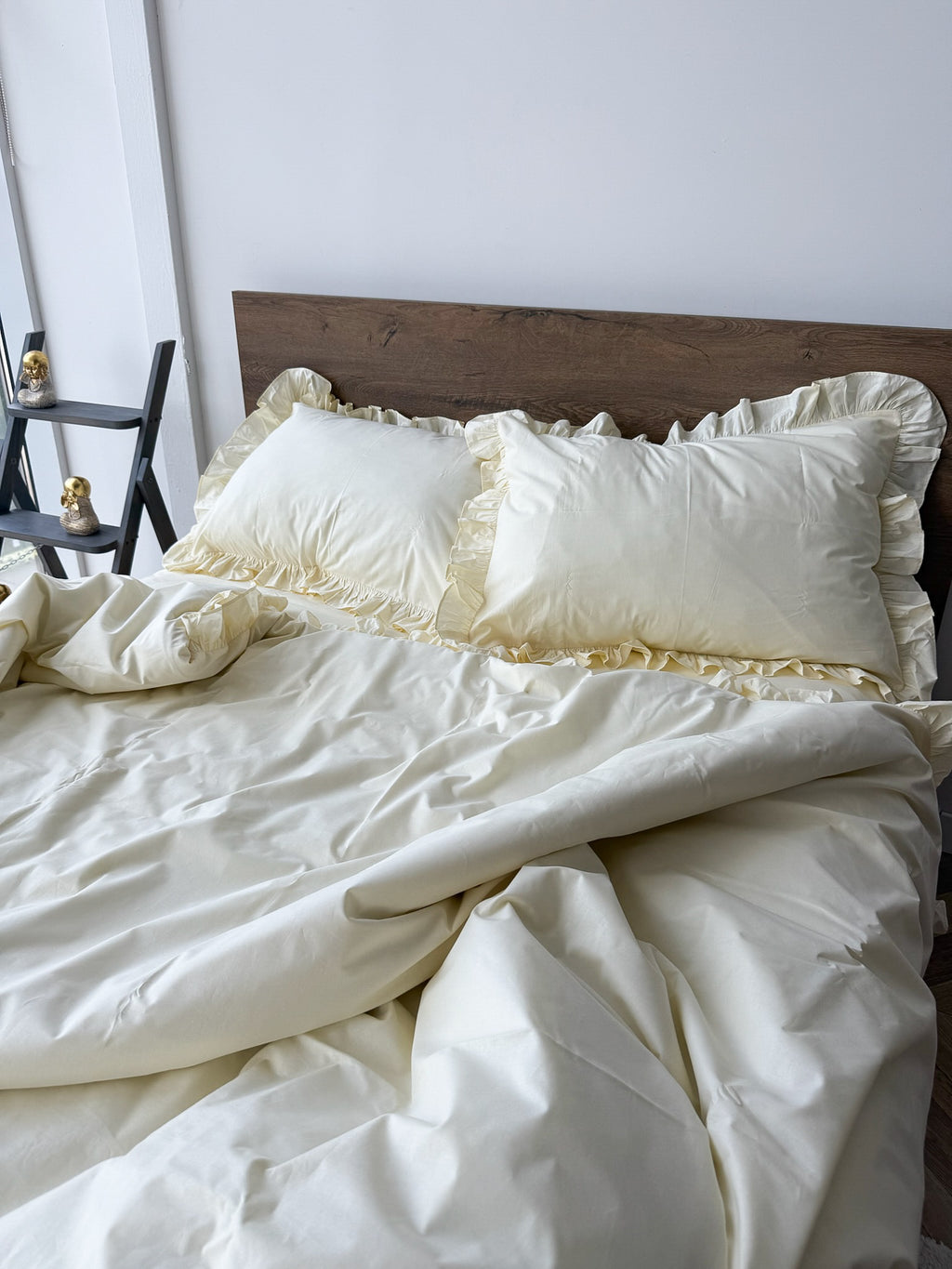 Cream Cotton Ranforce Ruffle Bedding Set
