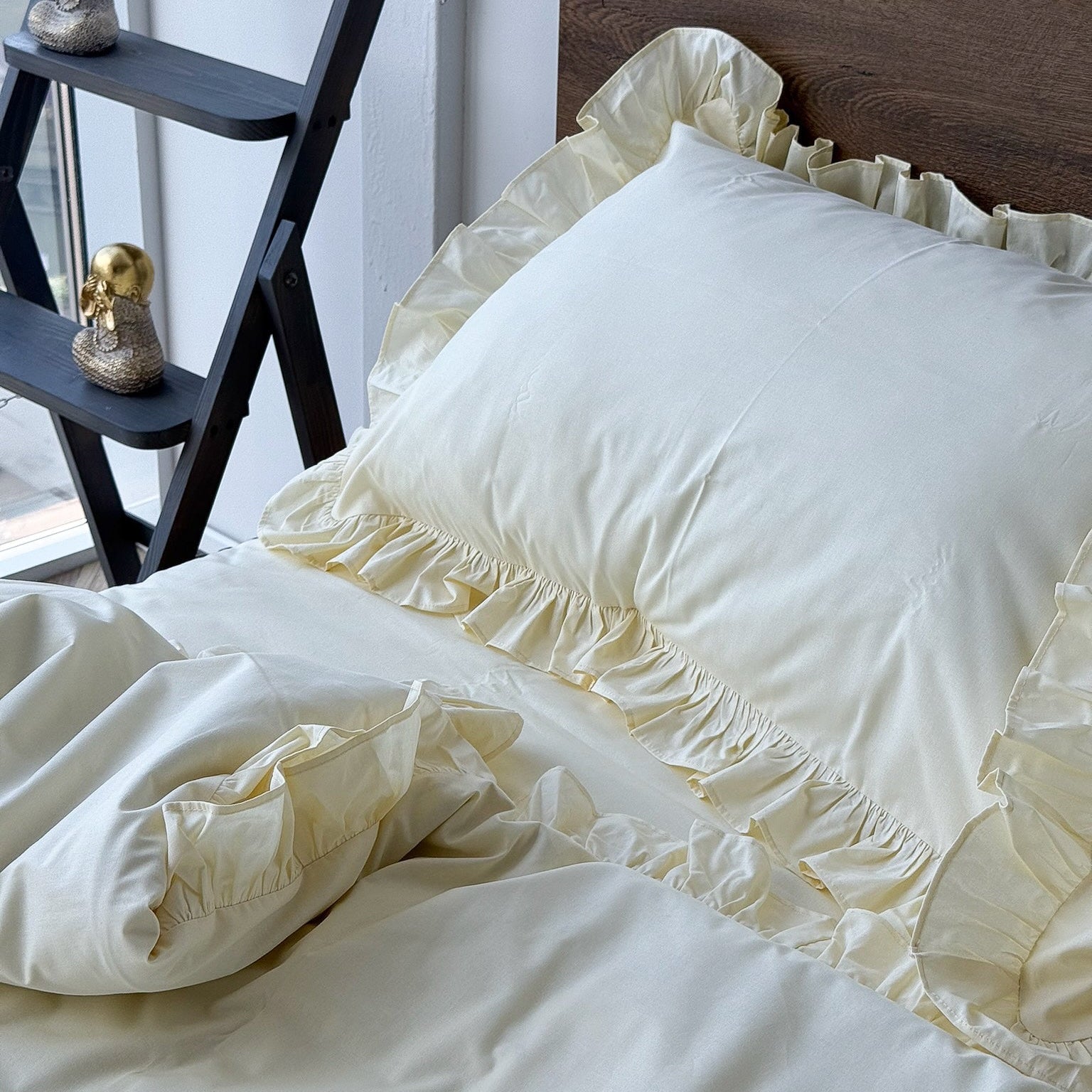 Cream Cotton Ranforce Ruffle Bedding Set