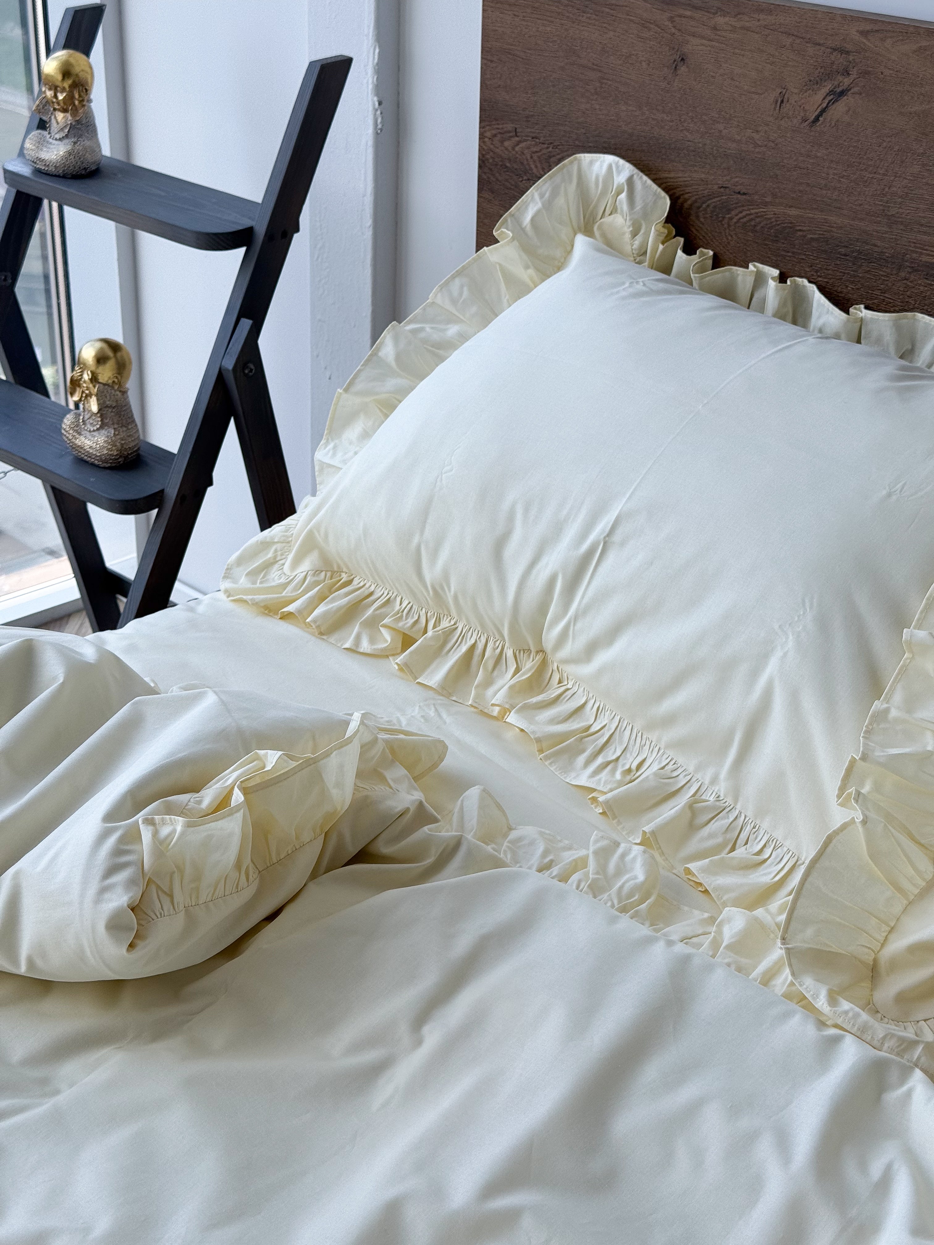Cream Cotton Ranforce Ruffle Bedding Set