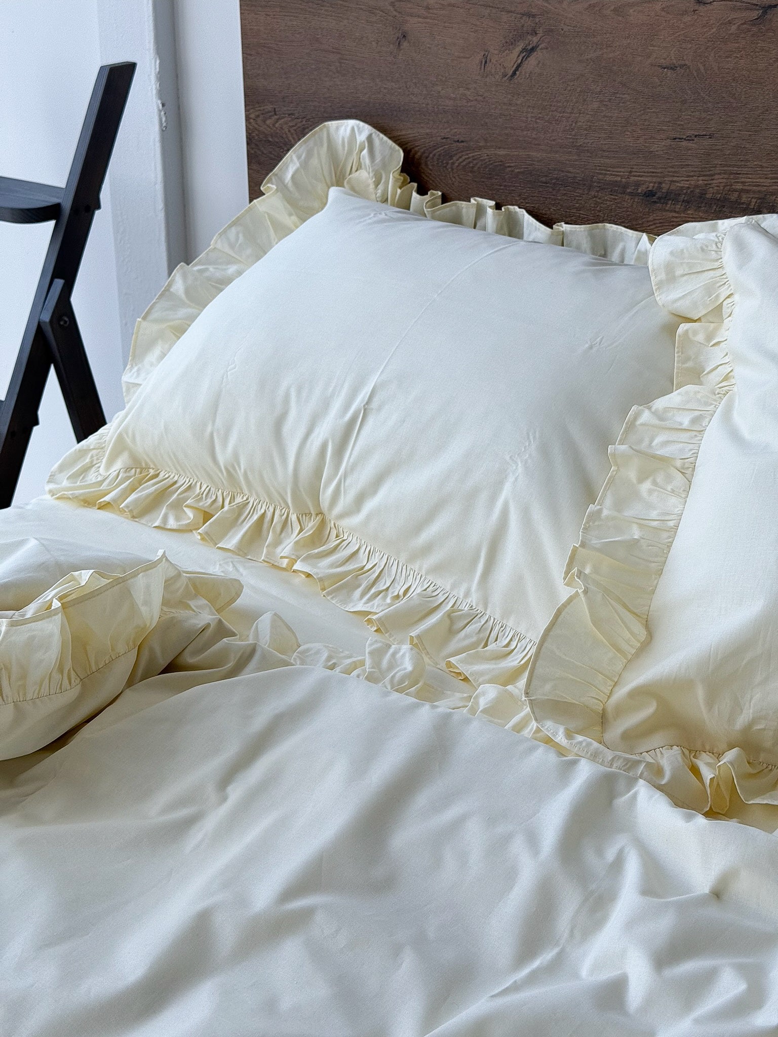 Cream Cotton Ranforce Ruffle Bedding Set