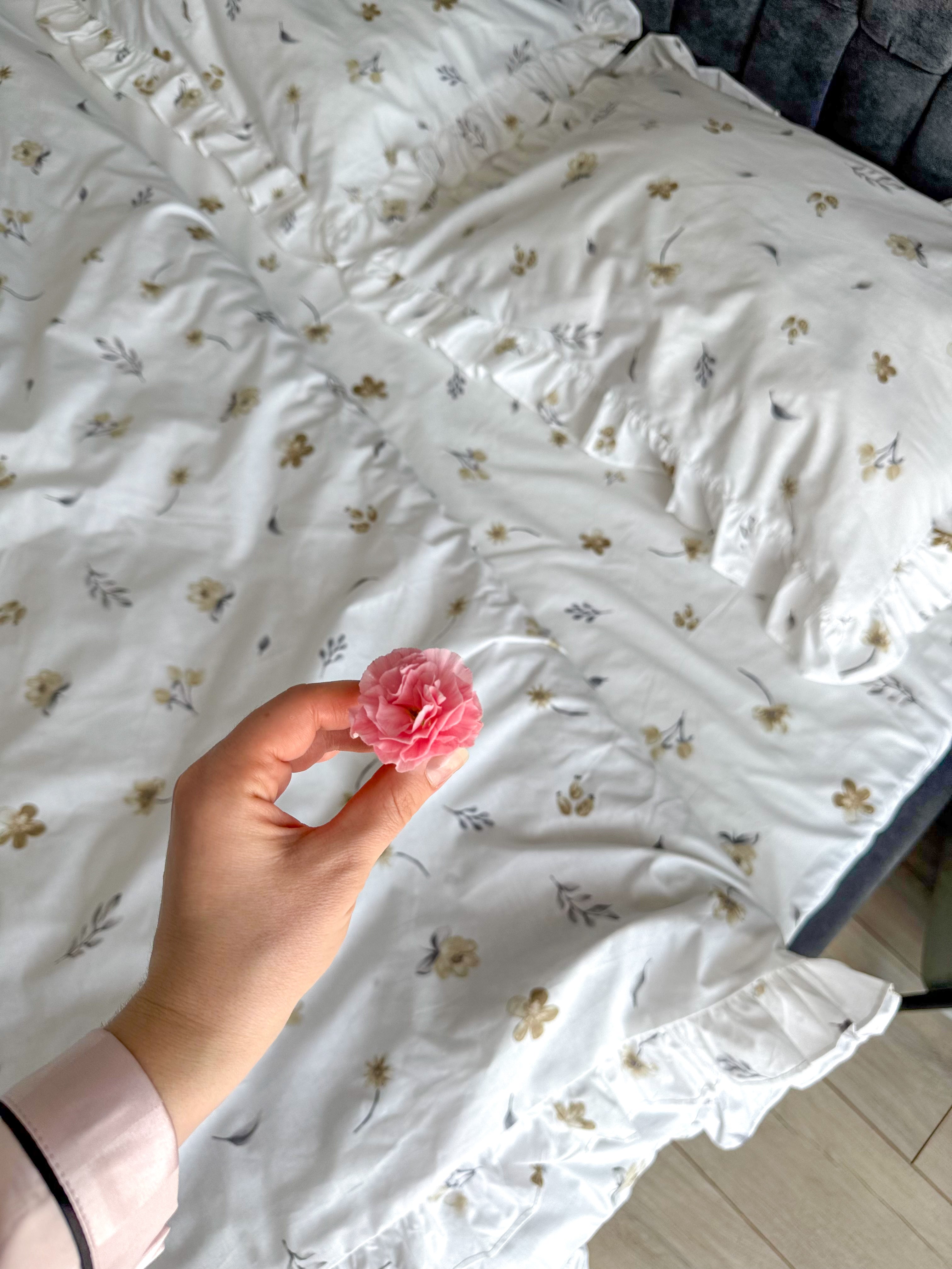 Floral Ruffle Bedding Set in Milk