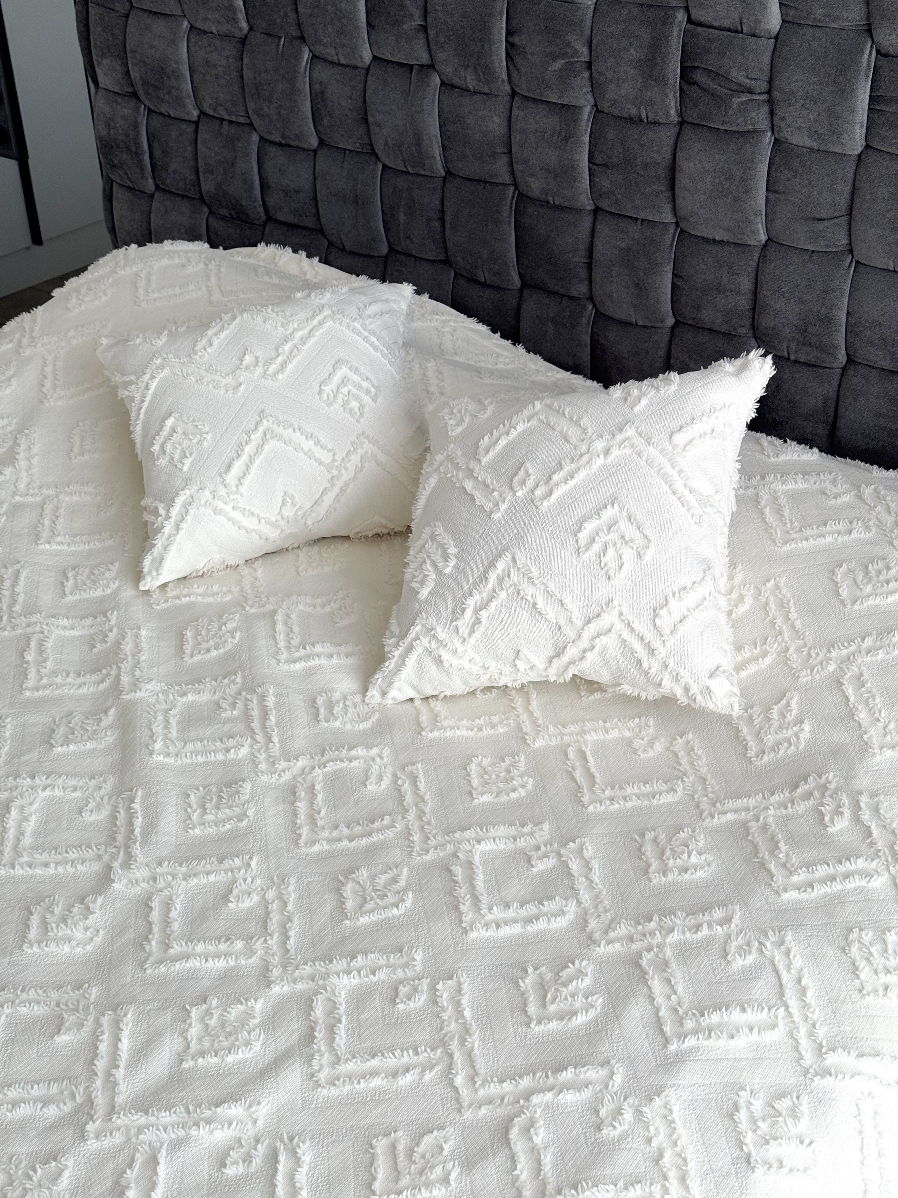 Ivory Scandinavian Bedspread