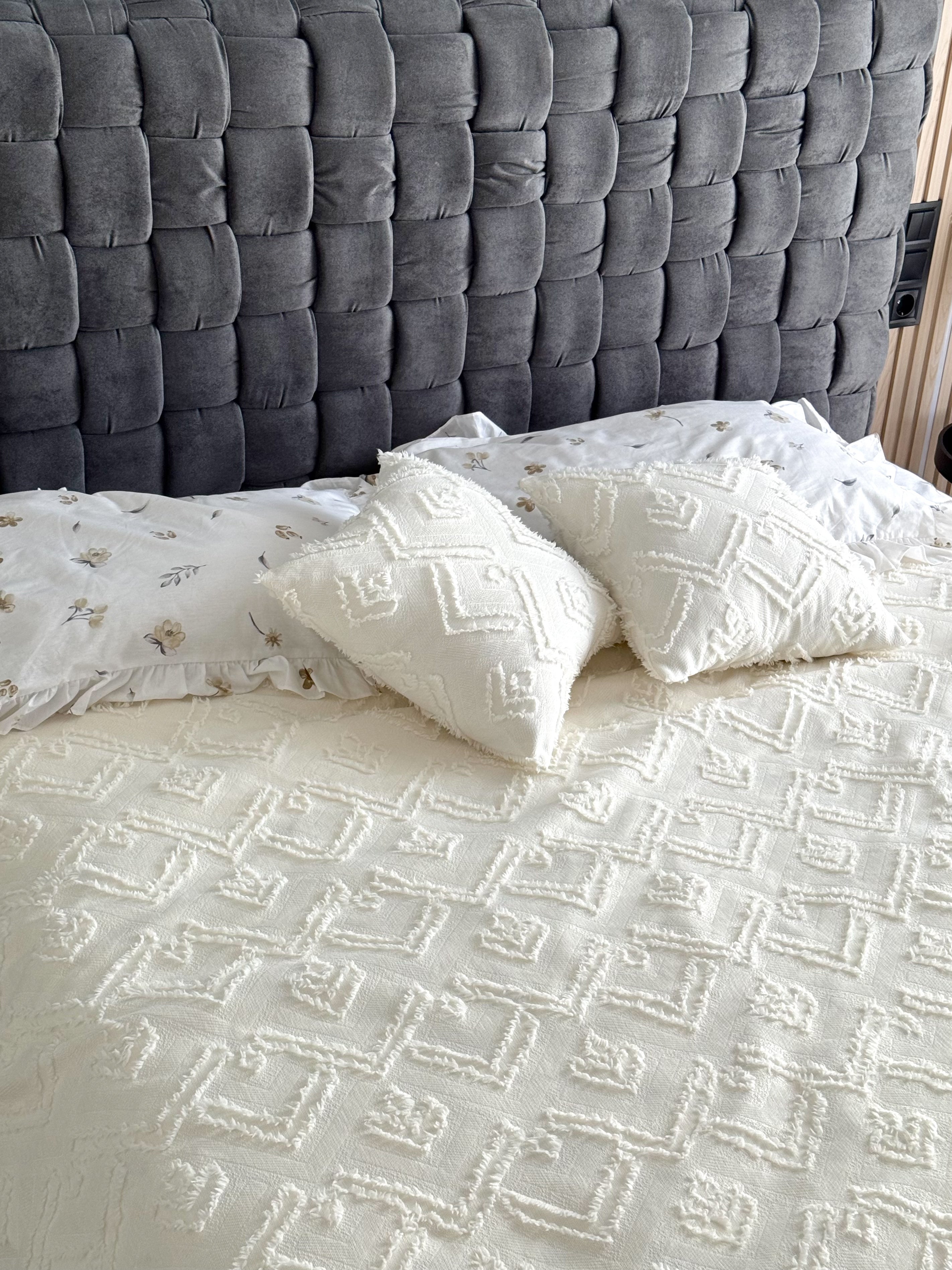 Ivory Scandinavian Bedspread