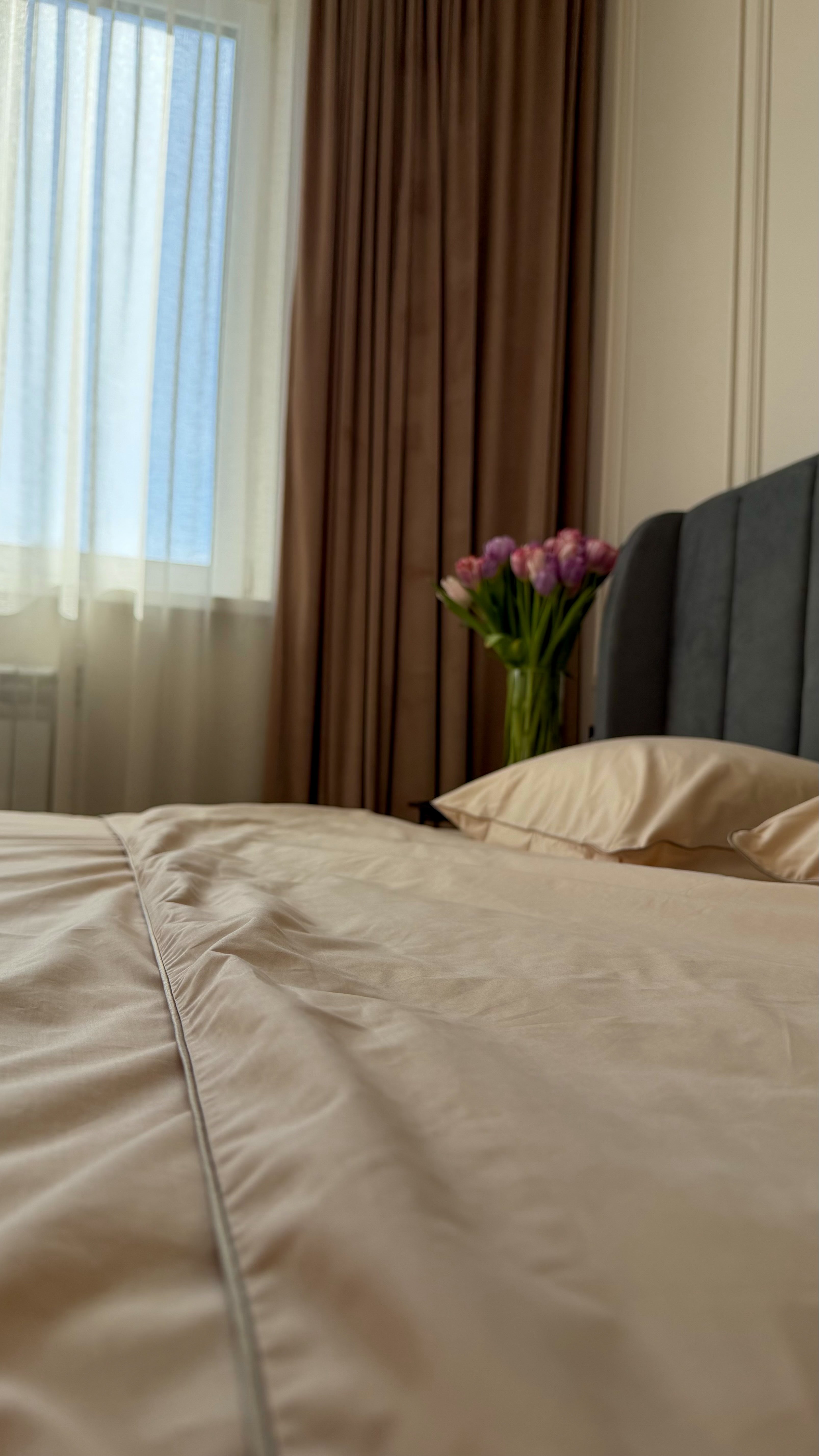 Beige Percale Bedding Set with Piping
