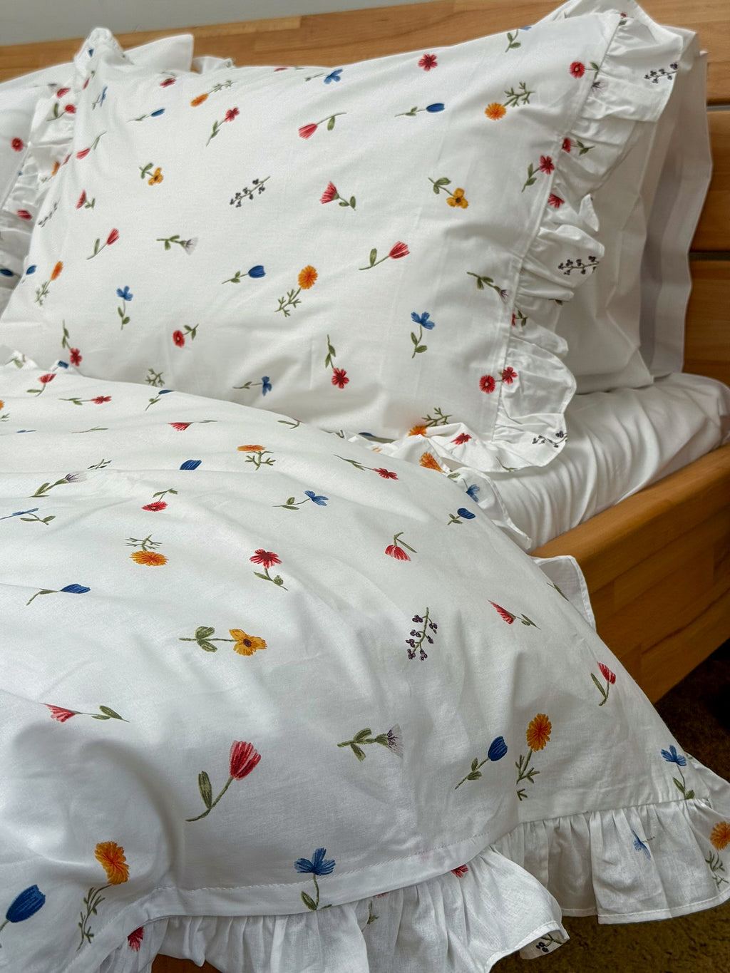 Floral Ruffle Bedding Set