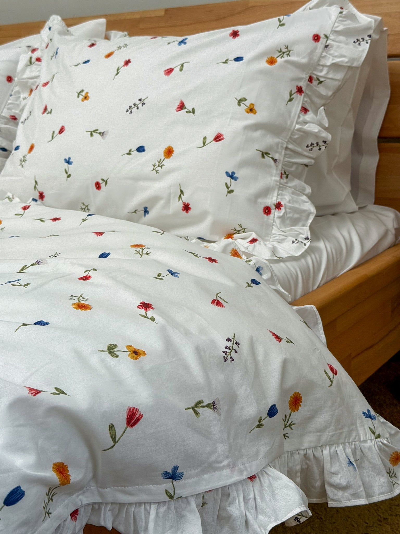 Floral Ruffle Bedding Set