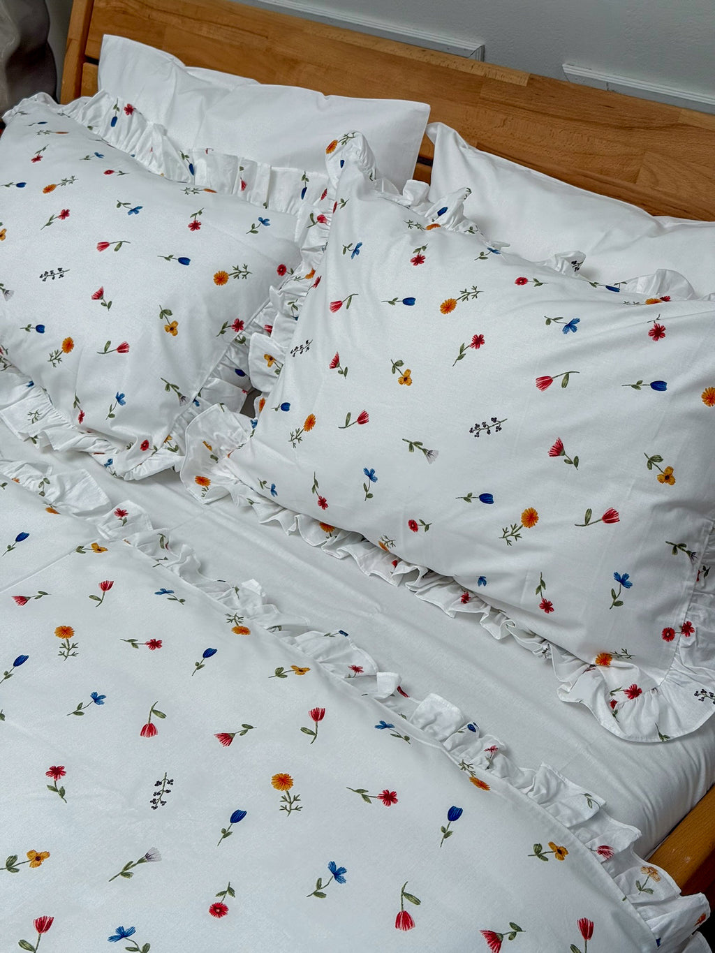 Floral Ruffle Bedding Set