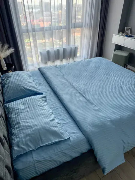 Błękitny komplet pościeli ze stripe satyny