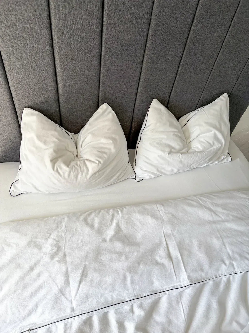 White Cotton Flannel Duvet Cover Set with Black Trim — photo 1