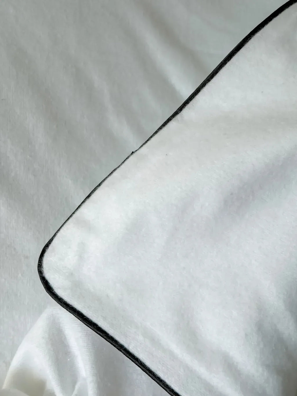 White Cotton Flannel Duvet Cover Set with Black Trim — photo 8